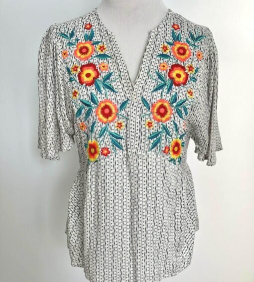 Floral Embroidery Blouse