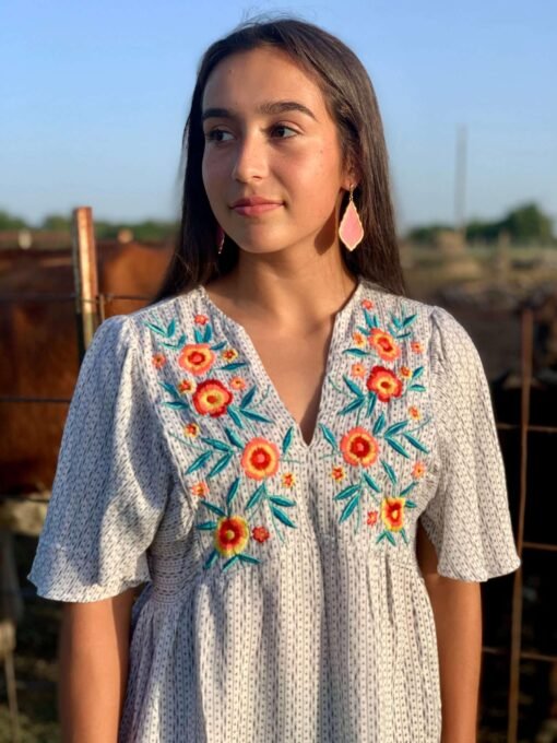 Floral Embroidery Blouse – Image 3