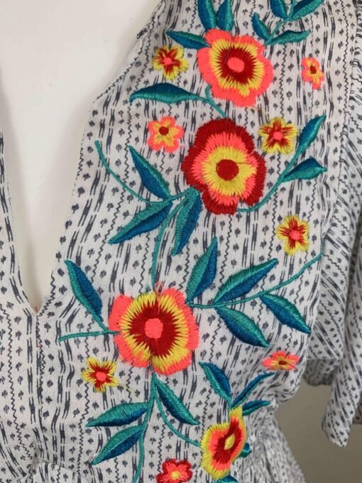 Floral Embroidery Blouse – Image 5