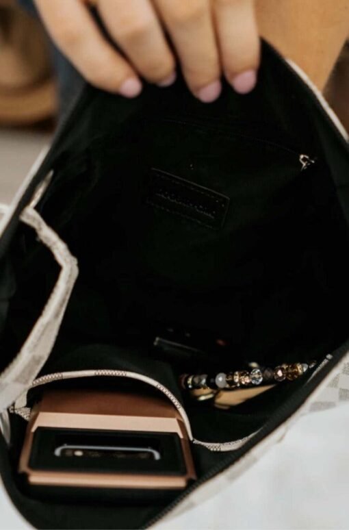 Versatile Oversized Clutch Handbag with Zipper and Inside Pocket – Image 4